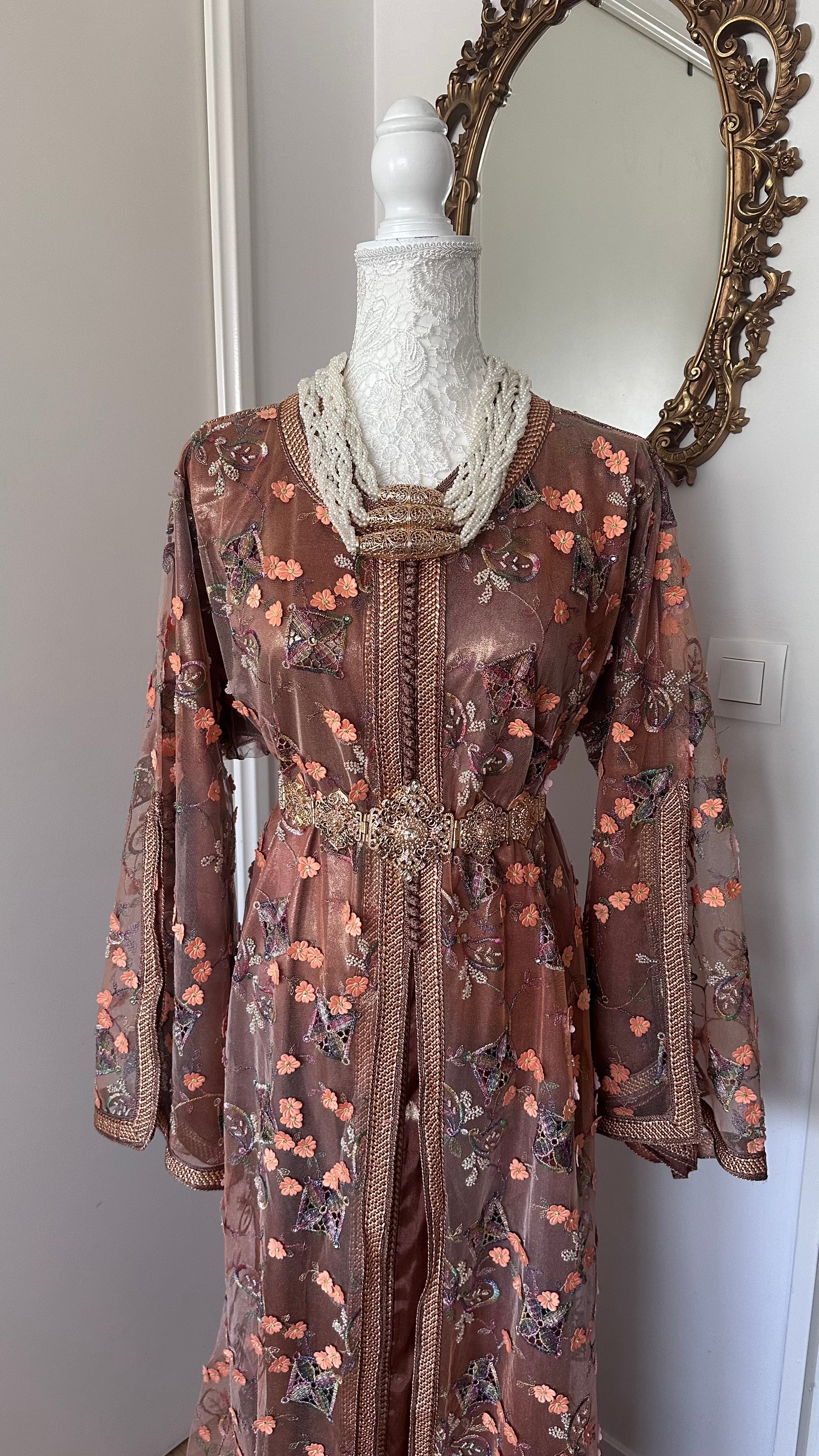 Takchita vintage marron fleurie – Réf. TAK-138