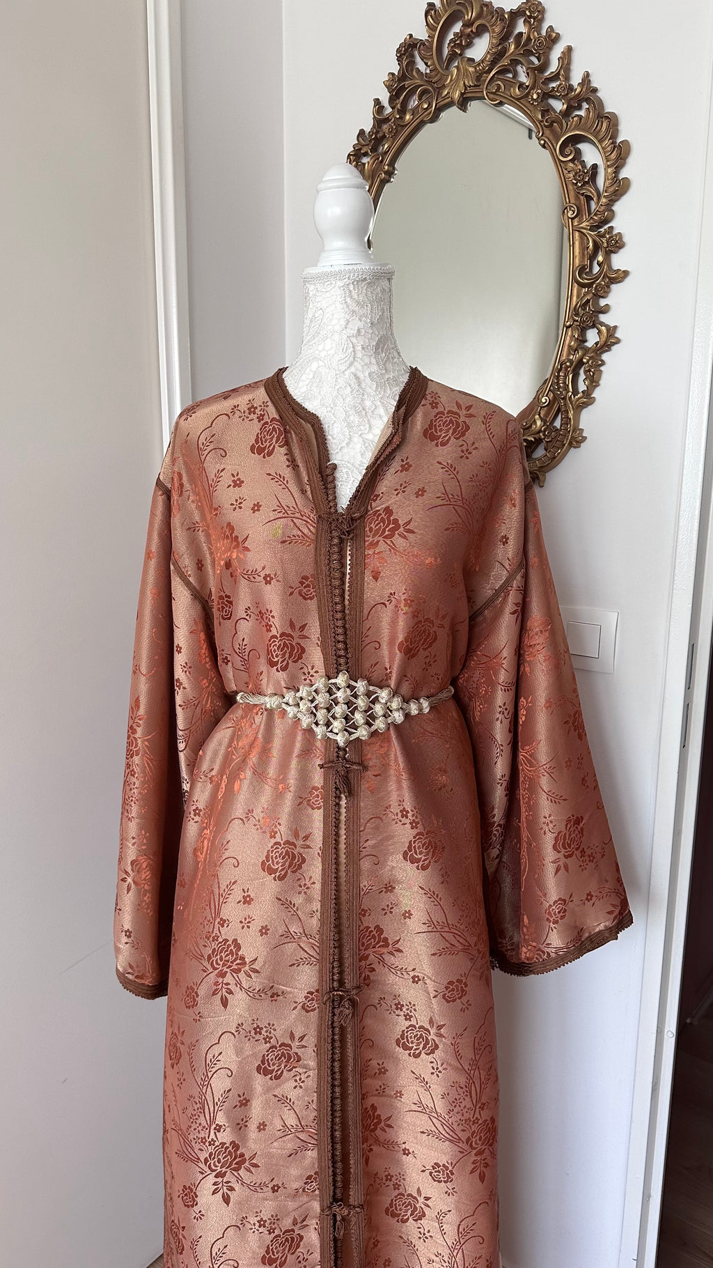 Takchita vintage marron en brocard – Réf. TAK-131