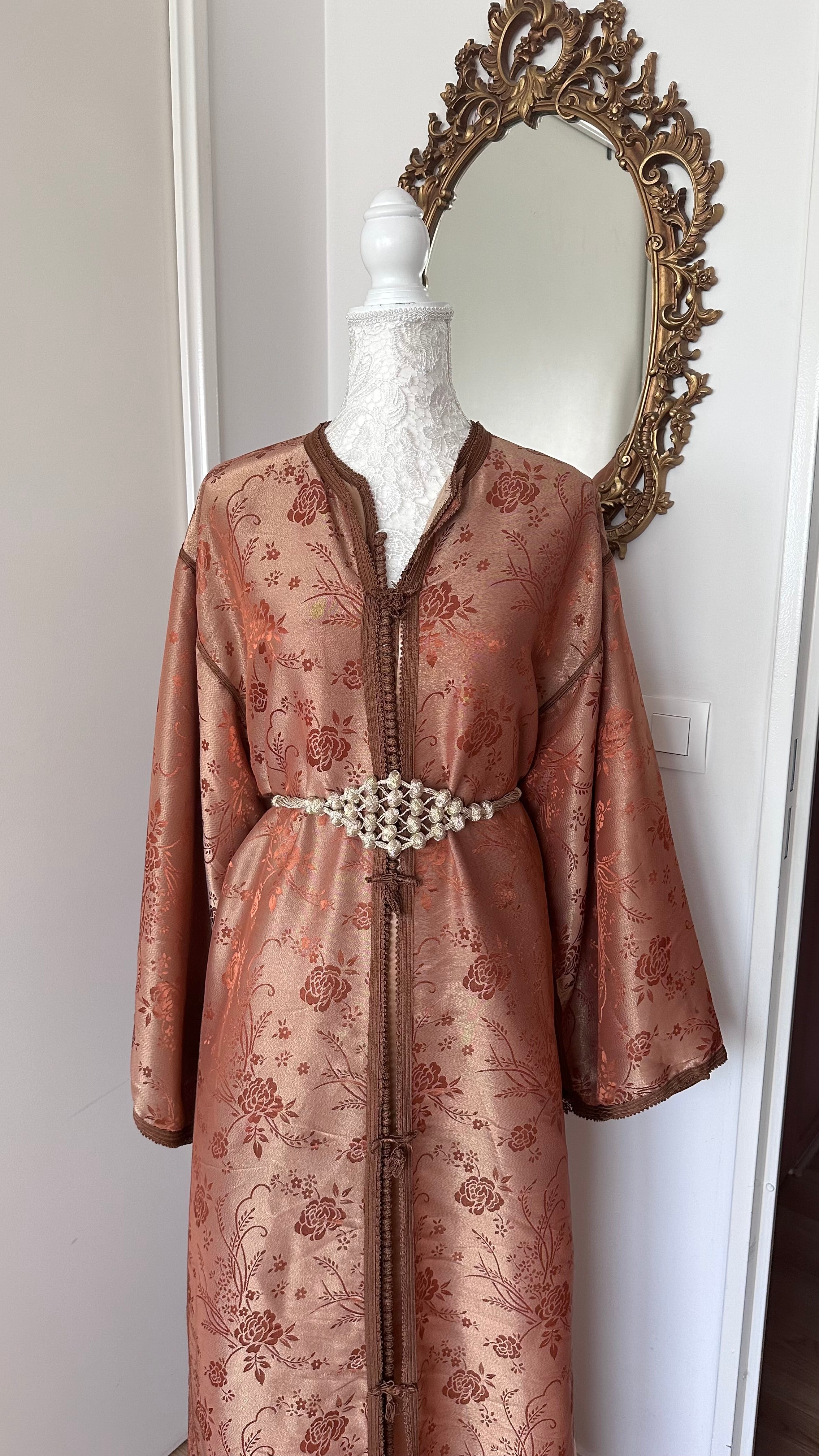 Takchita vintage marron en brocard – Réf. TAK-131