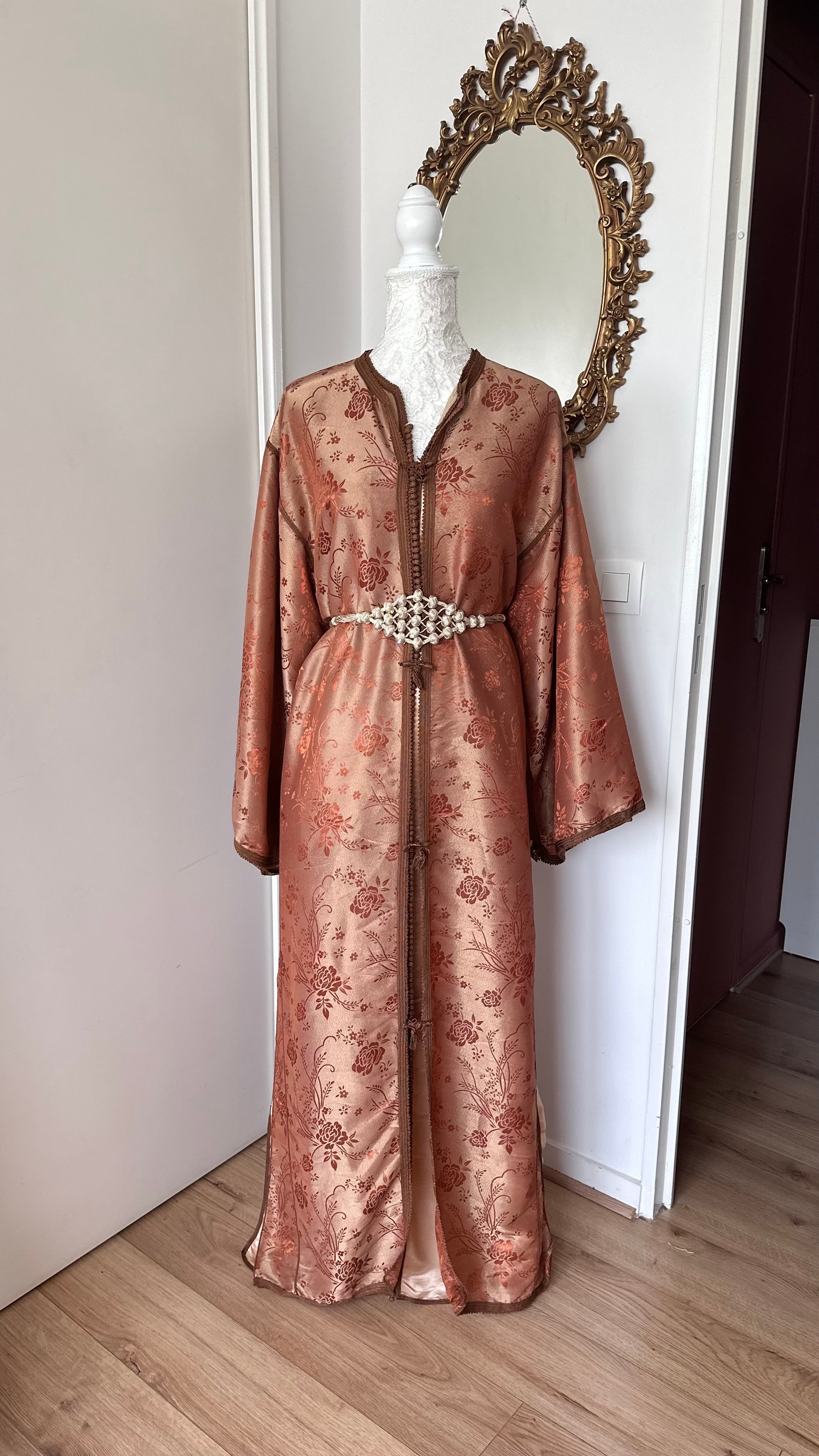 Takchita vintage marron en brocard – Réf. TAK-131