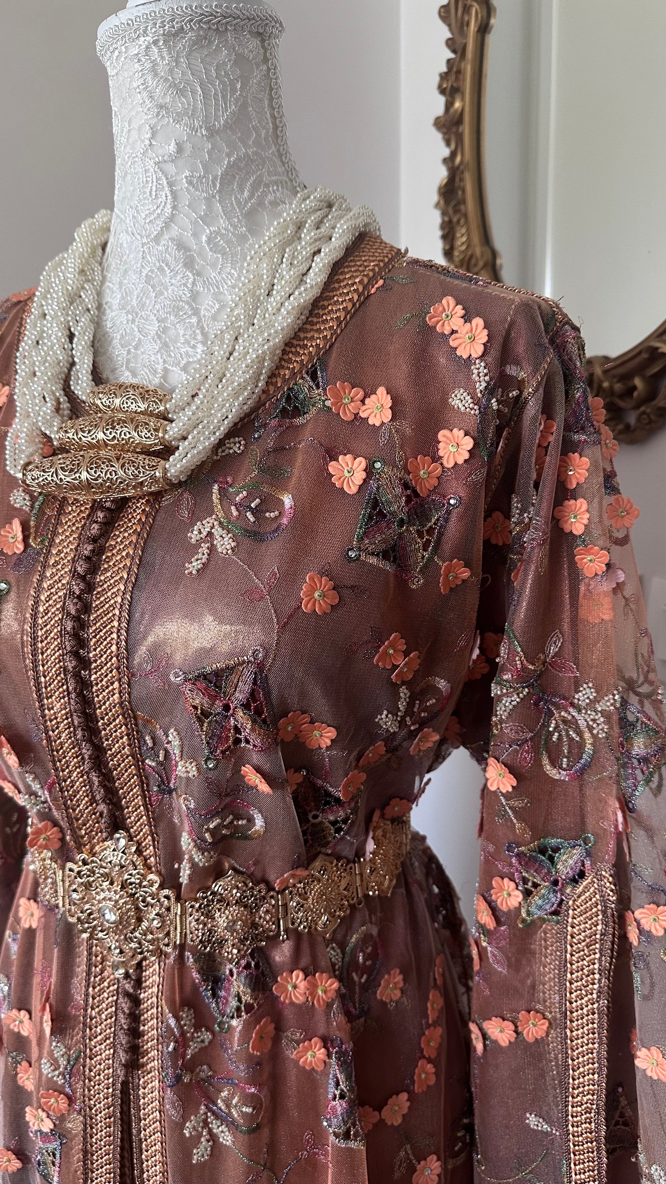 Takchita vintage marron fleurie – Réf. TAK-138