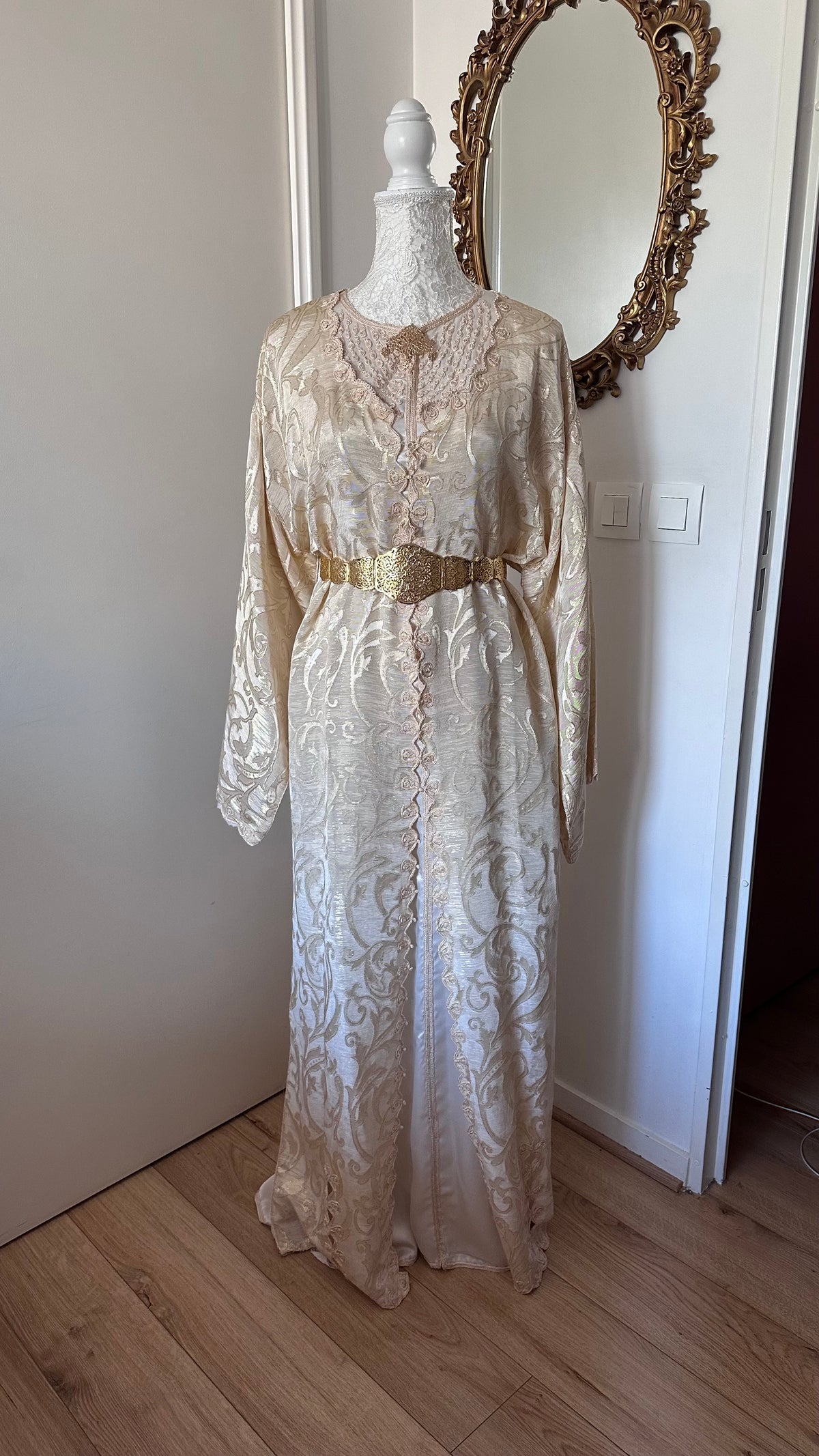 Takchita vintage doré – Réf. TAK-158