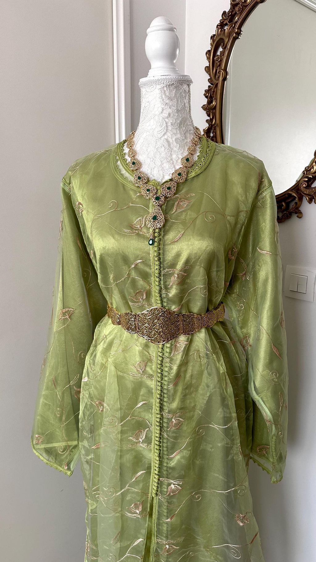 Takchita vintage en organza verte pistache – TAK-101 - photo 3